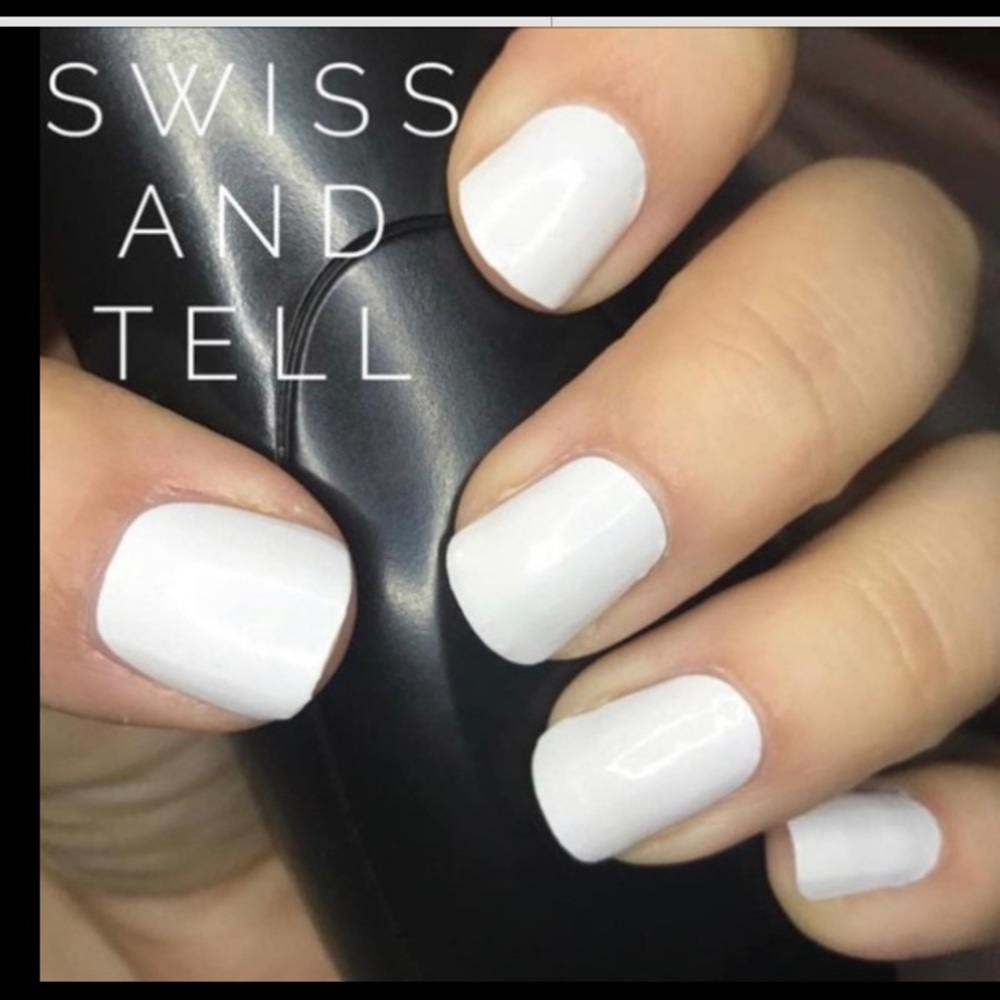 Swiss and Tell Color Street Set